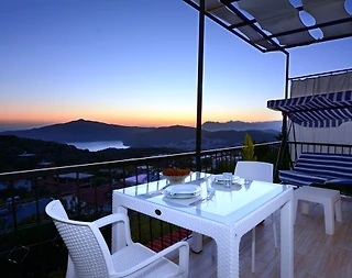 Kaş Bezirgan'da Harika Manzaralı, Jakuzili, Konsept Tatil Evi - 3