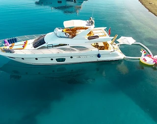 Fethiye Göcek'te Harika İç Tasarıma Sahip, 6 Kişilik Motoryat - 3