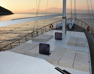 Bodrum'da Eşsiz Güzellikler Eşliğinde, 6 Kabinli, Konforlu Tekne - 4