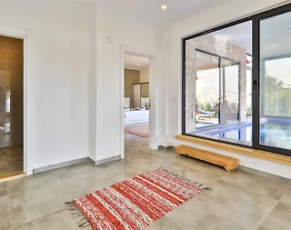 Kaş Bezirgan'da Merkezi Konumda, Isıtmalı Havuzlu, Şık Villa - 3