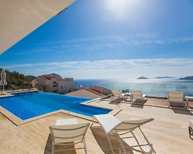 Kaş Kalkan'da Denize Yakın, Sinema Odalı, Lüks Villa - 2