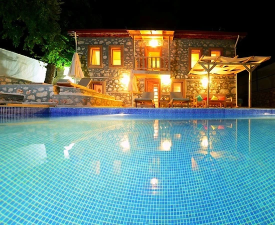 Kaş İslamlar'da Taş ve Ahşap Mimarili, Özel Havuzlu, 4 Kişilik Villa - 1