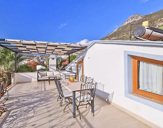 Kaş Kalkan'da Geniş Havuz Terasına Sahip, Özel Havuzlu, Geniş Villa - 5