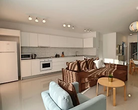 Kıbrıs İskele'de Ortak Havuzlu, Tesis İçerisinde, Kiralık Villa - 2