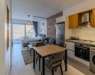 Kıbrıs Girne'de Tesis İçerisinde, Ortak Havuzlu, Kiralık Daire - 1