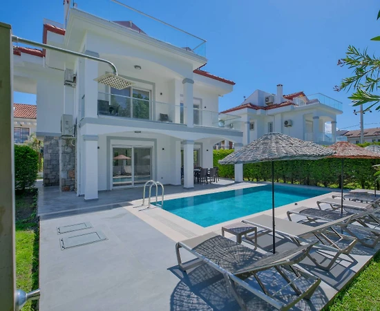 Fethiye Çiftlik'te Denize Yürüme Mesafesinde, Özel Havuzlu, Kiralık Villa - 1