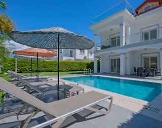 Fethiye Çiftlik'te Denize Yürüme Mesafesinde, Özel Havuzlu, Kiralık Villa - 2