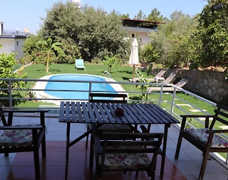 İzmir Güzelbahçe'de Yemyeşil Bahçeli, Özel Havuzlu, Orman İçinde Villa - 5