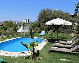 İzmir Güzelbahçe'de Yemyeşil Bahçeli, Özel Havuzlu, Orman İçinde Villa - 3