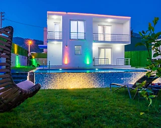 Kaş Çavdır'da Geniş Bahçeli, Özel Havuzlu, Balayı Villası - 1