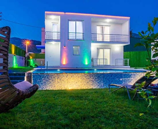 Kaş Çavdır'da Geniş Bahçeli, Özel Havuzlu, Balayı Villası - 1