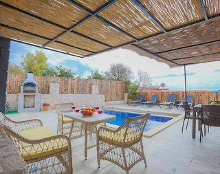 Kaş Gökseki'de Doğa Manzaralı, Elverişli Konumda, Kiralık Villa - 4