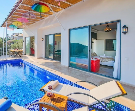 Kaş İslamlar'da Muhteşem Deniz Manzaralı, Özel Havuzlu, Romantik Villa - 1