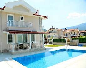 Muğla Dalyan'da Modern Mimarili, Geniş Havuzlu, Tatil Villası - 3