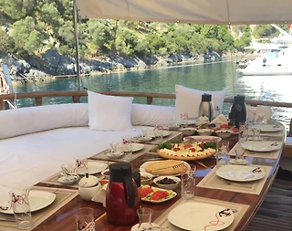 Bodrum'da Mavi Yolculuk Esnasında, Ev Konforunda Rahatlık Sunan Gulet - 5