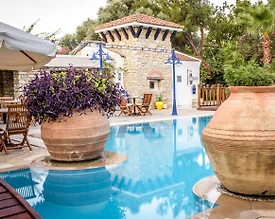 Datça'da Tesis İçerisinde, Ortak Havuzlu, Özel Tasarım Suit - 3