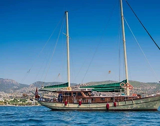 Bodrum'da Ege'nin Göz Alıcı Maviliklerinde, 5 Kabinli, Lüks Gulet - 2