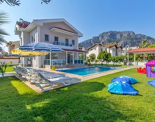 Dalyan'da Görkemli Mimariye Sahip, Özel Havuzlu, Geniş Bahçeli Villa - 3