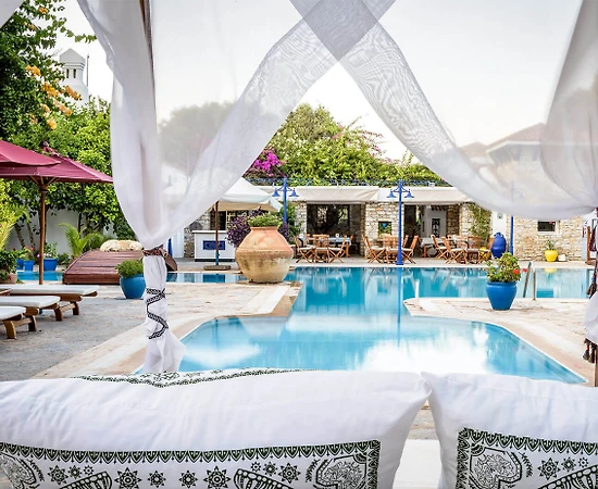 Datça'da Tesis İçerisinde, Ortak Havuzlu, Özel Tasarım Suit - 1