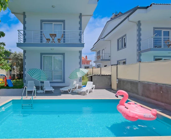 Fethiye Karagedik'de Geniş Bahçeli, Özel Havuzlu, Kiralık Villa - 1