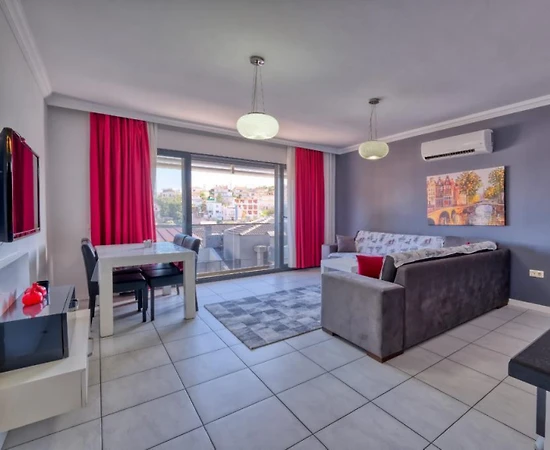 Çeşme Dalyan'da Deniz Manzaralı, 1+1, Konforlu, Apart Suit - 1