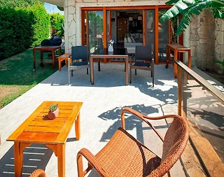 Çeşme Alaçatı'da Geniş Ailelere Uygun, Özel Havuzlu, Kiralık Villa - 2