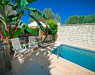 Çeşme Alaçatı'da Geniş Ailelere Uygun, Özel Havuzlu, Kiralık Villa - 4