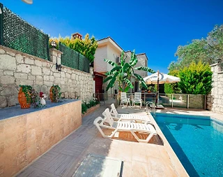 Çeşme Alaçatı'da Geniş Ailelere Uygun, Özel Havuzlu, Kiralık Villa - 5