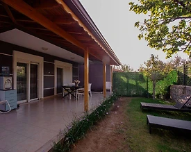 Çeşme Alaçatı'da Geniş Alanlara Sahip, Bahçeli, Merkezi Villa - 3