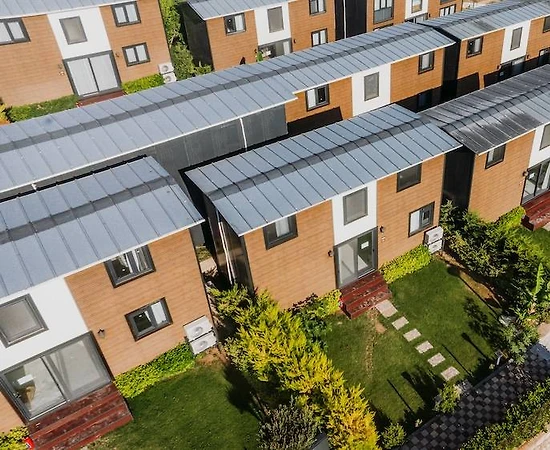 Çeşme Altınkum'da Modern Tasarımlı, Ortak Havuzlu, 2+1 Tiny House - 1