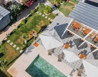 Çeşme Altınkum'da Modern Tasarımlı, Ortak Havuzlu, 2+1 Tiny House  - 5
