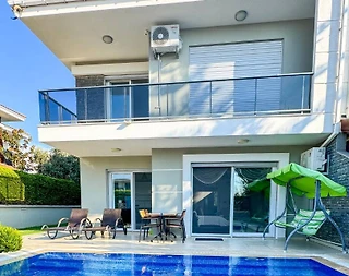 Çeşme Çiftlik'te Geniş Ailelere Uygun, Özel Havuzlu, Lüks Villa - 2