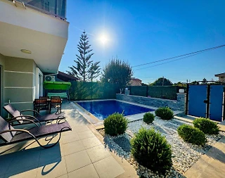 Çeşme Çiftlik'te Geniş Ailelere Uygun, Özel Havuzlu, Lüks Villa - 4