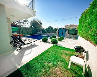 Çeşme Çiftlik'te Geniş Ailelere Uygun, Özel Havuzlu, Lüks Villa - 5