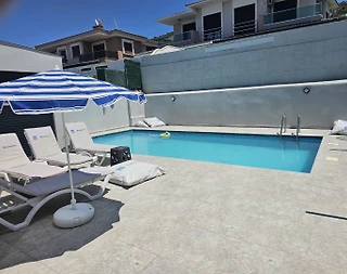 Çeşme Çiftlik'te Kalabalık Ailelere Uygun, Özel Havuzlu, Modern Villa - 2