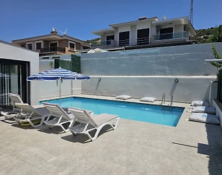 Çeşme Çiftlik'te Kalabalık Ailelere Uygun, Özel Havuzlu, Modern Villa - 5