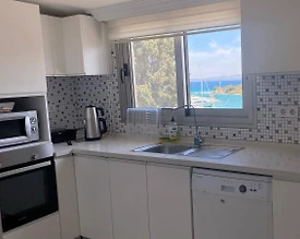 Çeşme Dalyan'da Çekirdek Ailelere Uygun, Deniz Manzaralı Lüks Ev - 3