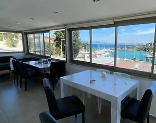 Çeşme Dalyan'da Çekirdek Ailelere Uygun, Deniz Manzaralı Lüks Ev - 4