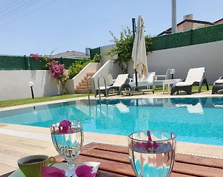 Çeşme Ali Bostan Plajına Yakın, Özel Havuzlu, Bahçeli, Konforlu Villa - 1