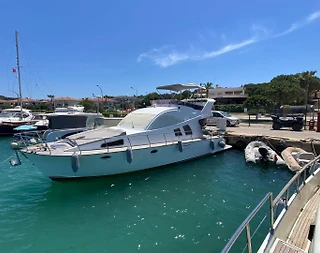 Çeşme Dalyan'ın Engin Maviliklerinde, 4 Kişilik, Lüks Motoryat - 1