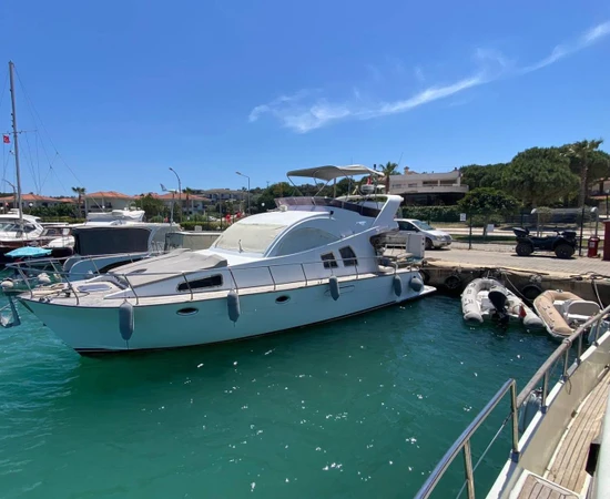 Çeşme Dalyan'ın Engin Maviliklerinde, 4 Kişilik, Lüks Motoryat - 1