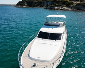 Çeşme Dalyan'ın Engin Maviliklerinde, 4 Kişilik, Lüks Motoryat - 2