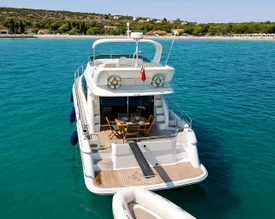 Çeşme Dalyan'ın Engin Maviliklerinde, 4 Kişilik, Lüks Motoryat - 3