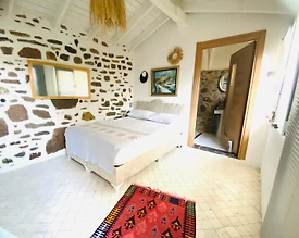 Çeşme Ildır'da Elverişli Konumda, Taş Mimarili, Tatil Evi - 2