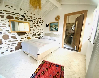 Çeşme Ildır'da Elverişli Konumda, Taş Mimarili, Tatil Evi - 2