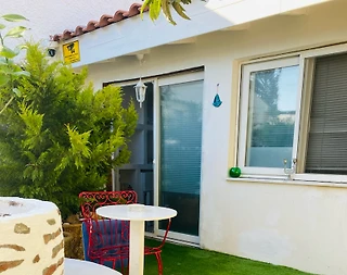 Çeşme Ildır'da Elverişli Konumda, Taş Mimarili, Tatil Evi - 1