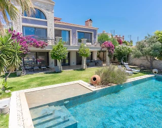 Çeşme Ovacık'ta Deniz Manzaralı, Özel Havuzlu, Lüks Taş Villa - 4