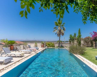 Çeşme Ovacık'ta Deniz Manzaralı, Özel Havuzlu, Lüks Taş Villa - 5