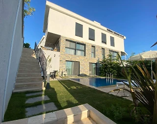 Çeşme Reisdere'de Geniş Bahçeli, Özel Havuzlu, Konforlu Villa - 5
