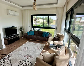 Çeşme Reisdere'de Merkezi Konumda, Bahçeli, Özel Havuz, Şık Villa - 4